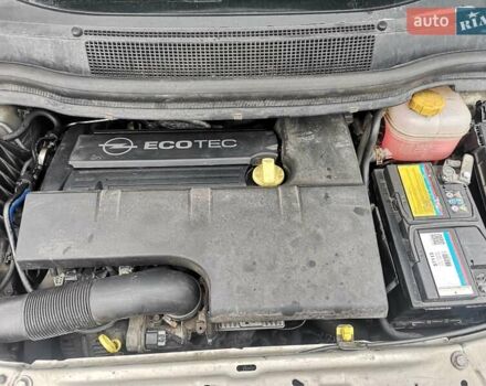 Серый Опель Зафира, объемом двигателя 2.2 л и пробегом 177 тыс. км за 7000 $, фото 1 на Automoto.ua