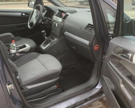 Серый Опель Зафира, объемом двигателя 1.9 л и пробегом 345 тыс. км за 3400 $, фото 5 на Automoto.ua