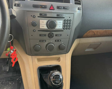 Серый Опель Зафира, объемом двигателя 2.2 л и пробегом 285 тыс. км за 4200 $, фото 16 на Automoto.ua