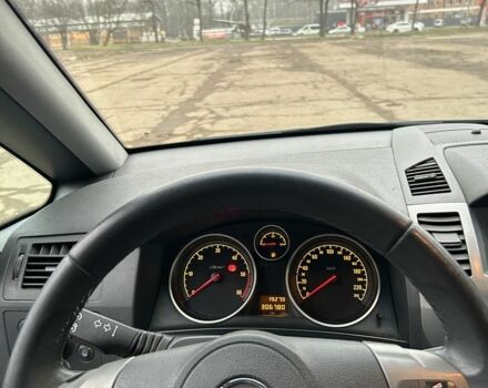 Сірий Опель Зафіра, об'ємом двигуна 1.9 л та пробігом 306 тис. км за 2300 $, фото 10 на Automoto.ua