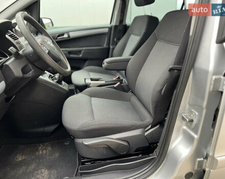 Серый Опель Зафира, объемом двигателя 1.8 л и пробегом 232 тыс. км за 6300 $, фото 27 на Automoto.ua