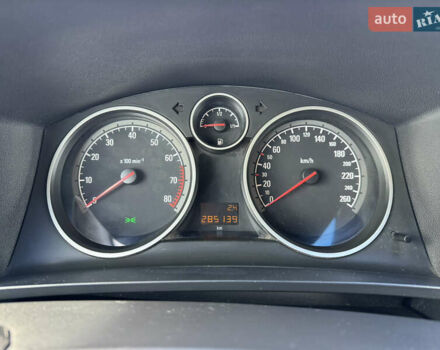 Серый Опель Зафира, объемом двигателя 2.2 л и пробегом 285 тыс. км за 4200 $, фото 27 на Automoto.ua