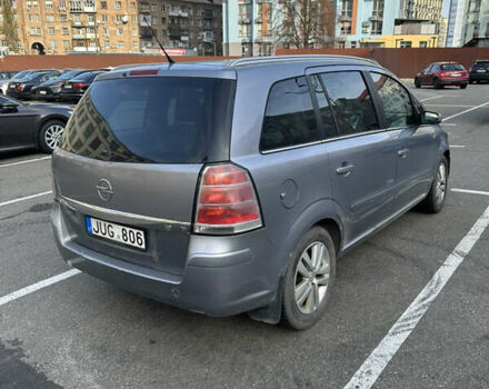 Серый Опель Зафира, объемом двигателя 1.9 л и пробегом 404 тыс. км за 2250 $, фото 3 на Automoto.ua