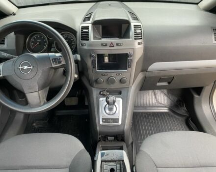 Серый Опель Зафира, объемом двигателя 1.8 л и пробегом 182 тыс. км за 6000 $, фото 4 на Automoto.ua