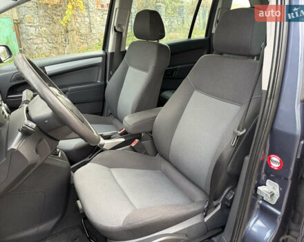 Серый Опель Зафира, объемом двигателя 1.8 л и пробегом 196 тыс. км за 5490 $, фото 22 на Automoto.ua