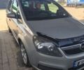 Серый Опель Зафира, объемом двигателя 1.9 л и пробегом 233 тыс. км за 6000 $, фото 4 на Automoto.ua