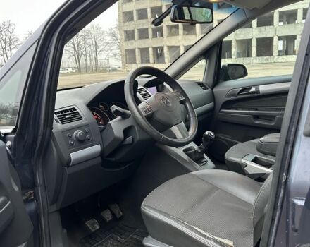 Серый Опель Зафира, объемом двигателя 1.9 л и пробегом 308 тыс. км за 1950 $, фото 7 на Automoto.ua