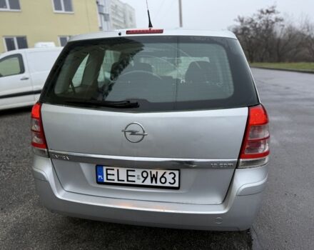 Сірий Опель Зафіра, об'ємом двигуна 1.9 л та пробігом 185 тис. км за 3000 $, фото 4 на Automoto.ua