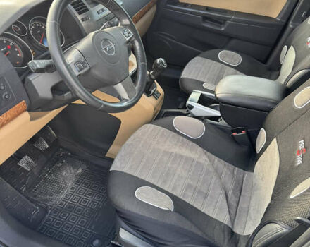 Серый Опель Зафира, объемом двигателя 2.2 л и пробегом 285 тыс. км за 4200 $, фото 15 на Automoto.ua