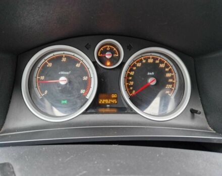 Серый Опель Зафира, объемом двигателя 1.9 л и пробегом 220 тыс. км за 3500 $, фото 6 на Automoto.ua