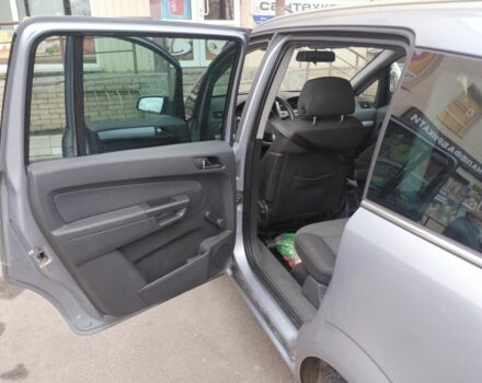 Серый Опель Зафира, объемом двигателя 1.6 л и пробегом 260 тыс. км за 4400 $, фото 8 на Automoto.ua