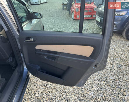 Серый Опель Зафира, объемом двигателя 2.2 л и пробегом 285 тыс. км за 4200 $, фото 24 на Automoto.ua