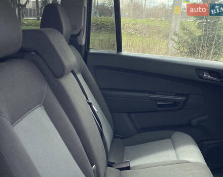 Серый Опель Зафира, объемом двигателя 1.8 л и пробегом 169 тыс. км за 6200 $, фото 9 на Automoto.ua