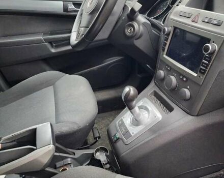 Серый Опель Зафира, объемом двигателя 1.8 л и пробегом 260 тыс. км за 2850 $, фото 3 на Automoto.ua