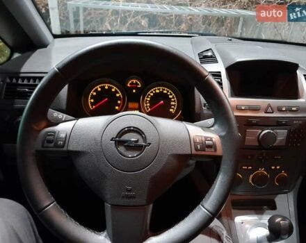 Серый Опель Зафира, объемом двигателя 1.8 л и пробегом 188 тыс. км за 6350 $, фото 1 на Automoto.ua