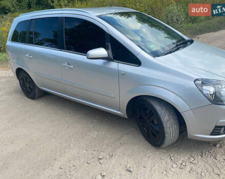 Серый Опель Зафира, объемом двигателя 1.91 л и пробегом 313 тыс. км за 4999 $, фото 2 на Automoto.ua