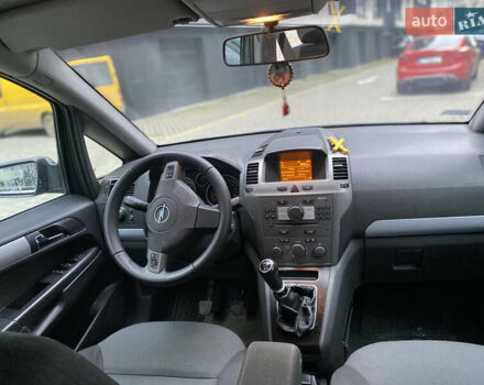 Сірий Опель Зафіра, об'ємом двигуна 1.9 л та пробігом 317 тис. км за 4799 $, фото 22 на Automoto.ua