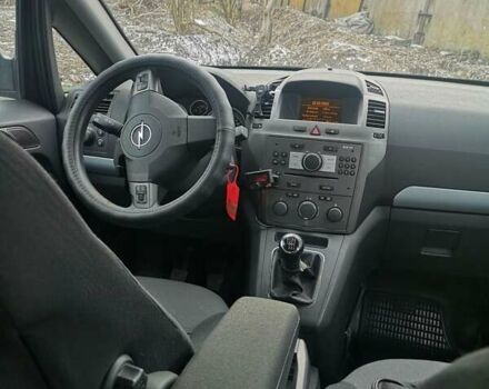 Серый Опель Зафира, объемом двигателя 2.2 л и пробегом 177 тыс. км за 7000 $, фото 11 на Automoto.ua