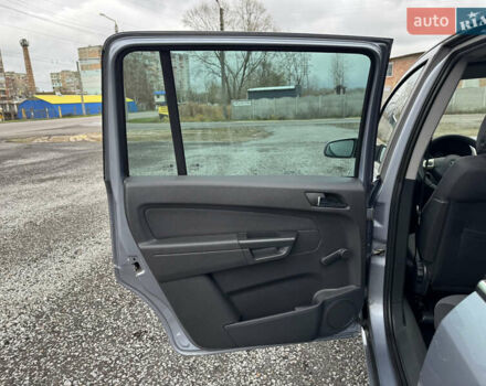 Серый Опель Зафира, объемом двигателя 1.91 л и пробегом 176 тыс. км за 6500 $, фото 26 на Automoto.ua