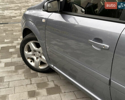 Серый Опель Зафира, объемом двигателя 1.69 л и пробегом 280 тыс. км за 4200 $, фото 13 на Automoto.ua