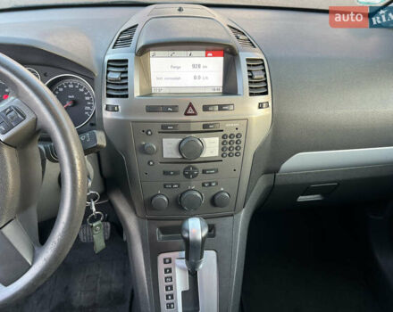 Серый Опель Зафира, объемом двигателя 1.9 л и пробегом 300 тыс. км за 6199 $, фото 9 на Automoto.ua