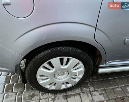 Серый Опель Зафира, объемом двигателя 1.6 л и пробегом 140 тыс. км за 7500 $, фото 4 на Automoto.ua