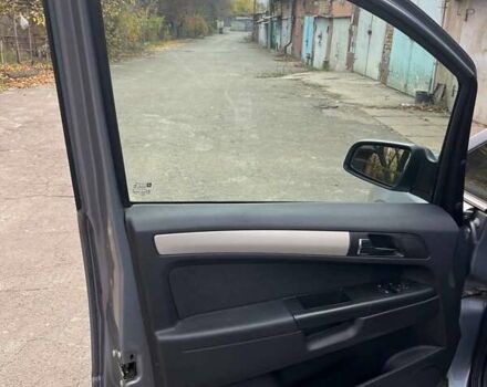 Серый Опель Зафира, объемом двигателя 1.6 л и пробегом 140 тыс. км за 7500 $, фото 15 на Automoto.ua