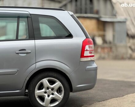 Серый Опель Зафира, объемом двигателя 1.9 л и пробегом 345 тыс. км за 6590 $, фото 5 на Automoto.ua