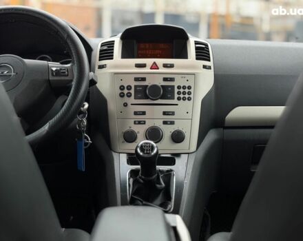 Серый Опель Зафира, объемом двигателя 1.9 л и пробегом 345 тыс. км за 6590 $, фото 35 на Automoto.ua