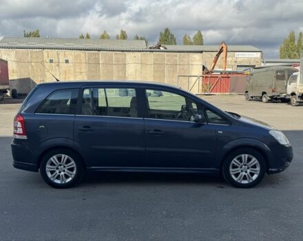 Серый Опель Зафира, объемом двигателя 1.6 л и пробегом 200 тыс. км за 2800 $, фото 4 на Automoto.ua