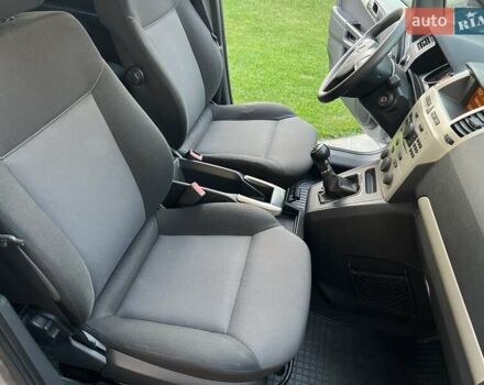 Серый Опель Зафира, объемом двигателя 1.8 л и пробегом 219 тыс. км за 6300 $, фото 25 на Automoto.ua