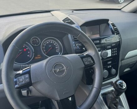 Серый Опель Зафира, объемом двигателя 1.6 л и пробегом 200 тыс. км за 2800 $, фото 10 на Automoto.ua