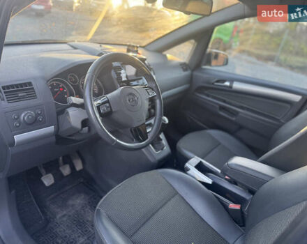 Серый Опель Зафира, объемом двигателя 1.7 л и пробегом 195 тыс. км за 5999 $, фото 20 на Automoto.ua