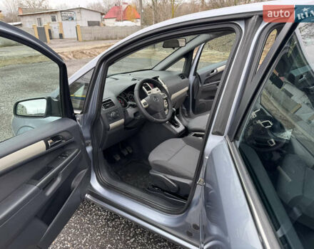 Серый Опель Зафира, объемом двигателя 1.91 л и пробегом 176 тыс. км за 6500 $, фото 28 на Automoto.ua