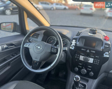 Серый Опель Зафира, объемом двигателя 1.7 л и пробегом 195 тыс. км за 5999 $, фото 23 на Automoto.ua