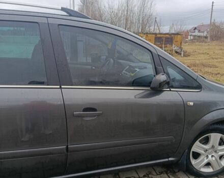 Серый Опель Зафира, объемом двигателя 1.9 л и пробегом 25 тыс. км за 5700 $, фото 4 на Automoto.ua