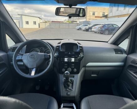 Серый Опель Зафира, объемом двигателя 1.6 л и пробегом 200 тыс. км за 2800 $, фото 11 на Automoto.ua