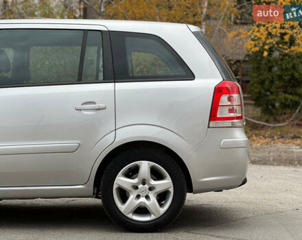 Опель Зафира 2008 в Житомире на Automoto.ua Серый Опель Зафира, объемом двигателя 1.8 л и пробегом 228 тыс. км за 5650 $, фото 14 на Automoto.ua