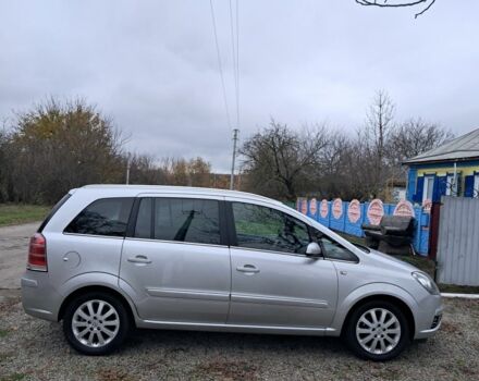 Серый Опель Зафира, объемом двигателя 1.6 л и пробегом 218 тыс. км за 5899 $, фото 4 на Automoto.ua