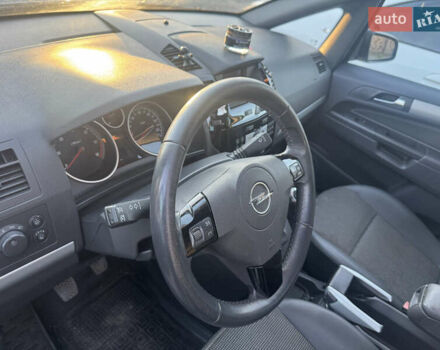 Серый Опель Зафира, объемом двигателя 1.7 л и пробегом 195 тыс. км за 5999 $, фото 26 на Automoto.ua