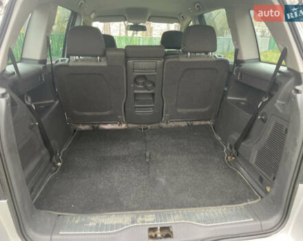 Серый Опель Зафира, объемом двигателя 1.9 л и пробегом 270 тыс. км за 5800 $, фото 9 на Automoto.ua