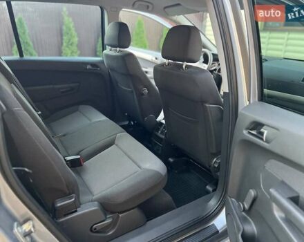 Серый Опель Зафира, объемом двигателя 1.8 л и пробегом 219 тыс. км за 6300 $, фото 28 на Automoto.ua