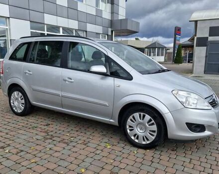 Серый Опель Зафира, объемом двигателя 1.6 л и пробегом 239 тыс. км за 5600 $, фото 9 на Automoto.ua