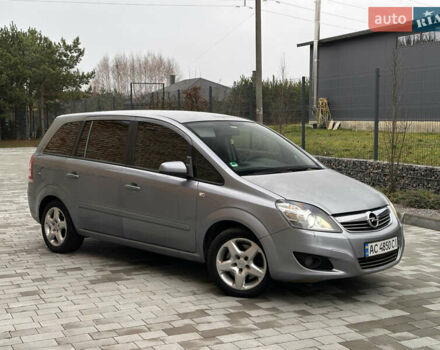 Серый Опель Зафира, объемом двигателя 1.69 л и пробегом 280 тыс. км за 4200 $, фото 2 на Automoto.ua