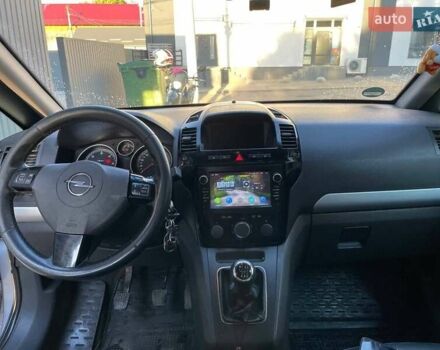 Серый Опель Зафира, объемом двигателя 1.9 л и пробегом 245 тыс. км за 5500 $, фото 6 на Automoto.ua