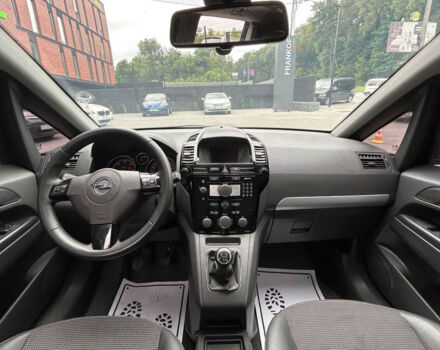 Серый Опель Зафира, объемом двигателя 1.9 л и пробегом 251 тыс. км за 7000 $, фото 8 на Automoto.ua