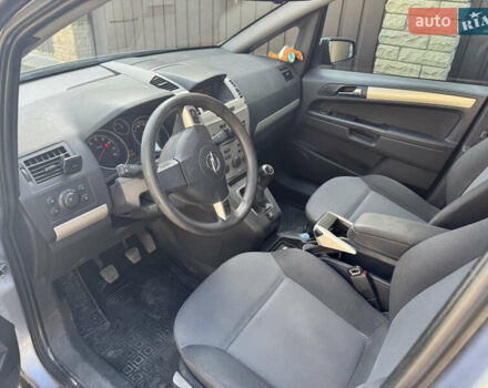 Серый Опель Зафира, объемом двигателя 1.8 л и пробегом 220 тыс. км за 6500 $, фото 4 на Automoto.ua