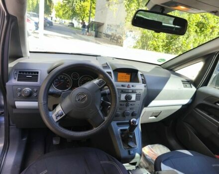 Серый Опель Зафира, объемом двигателя 1.8 л и пробегом 220 тыс. км за 5500 $, фото 4 на Automoto.ua