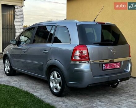 Серый Опель Зафира, объемом двигателя 1.8 л и пробегом 219 тыс. км за 6300 $, фото 3 на Automoto.ua