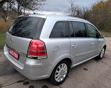 Серый Опель Зафира, объемом двигателя 1.6 л и пробегом 218 тыс. км за 5899 $, фото 5 на Automoto.ua